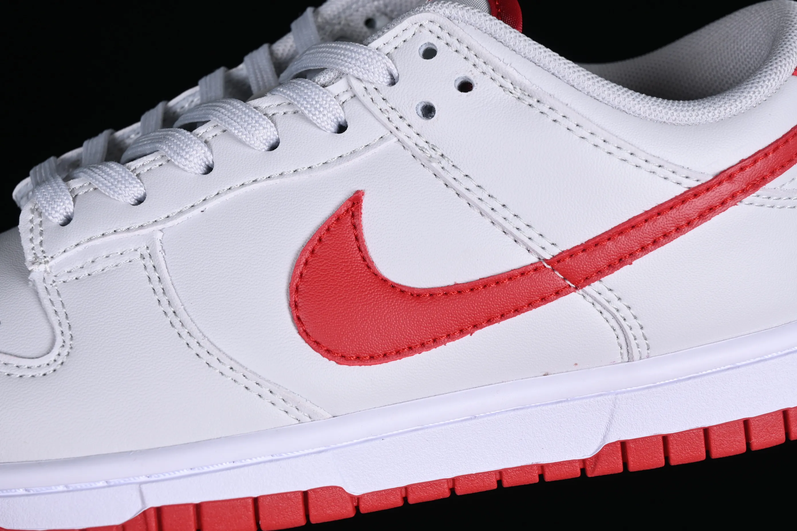 All Categories Nk SB Dunk Series Nk SB Dunk Low Low-top sneakers Cost-effective version Nk Dunk Low "Vast Grey/Varsity Red" Gray and red Bugs Bunny SB low-top sports and leisure sneakers FJ0832-011